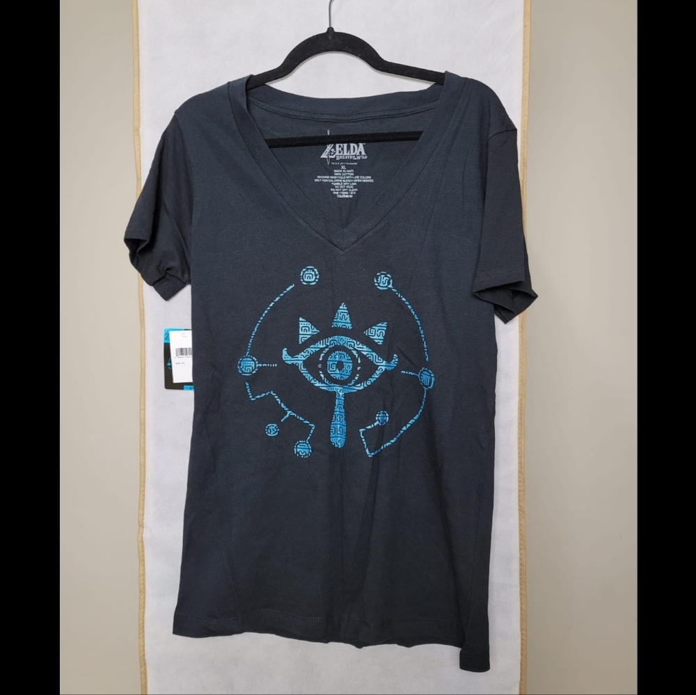 NWT official Zelda Tshirt size XL